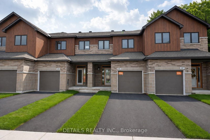 home for lease on 285 Labelle Street