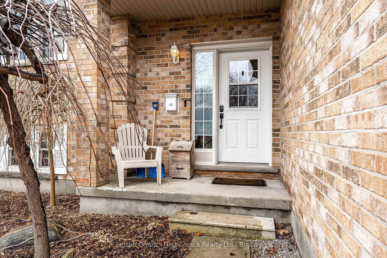 27 Mcqueen Court • Stratford, ON photo 3