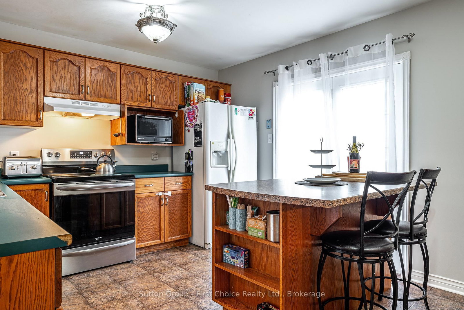 27 Mcqueen Court • Stratford, ON photo 8