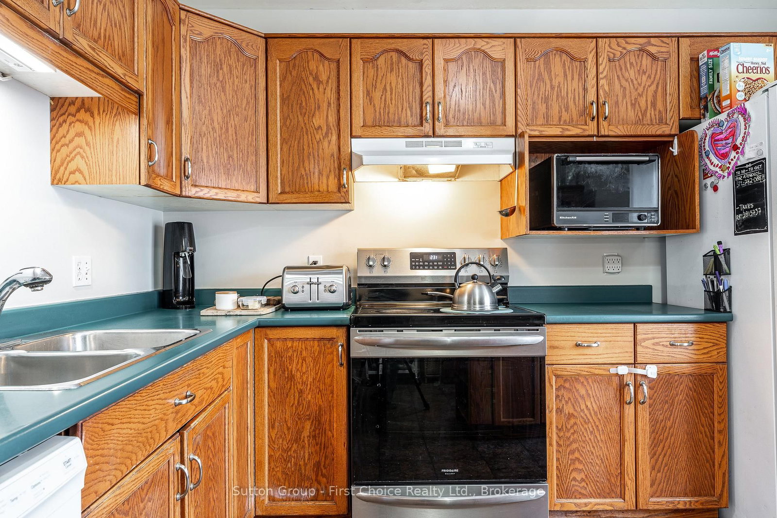 27 Mcqueen Court • Stratford, ON photo 9