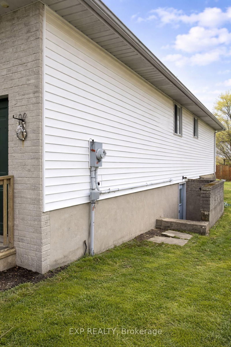 6 Swayze Crt, Thorold, L2V 4Y9 | Image 3