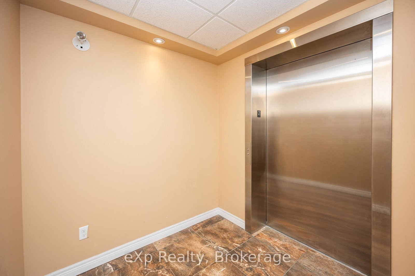 886 Golf Links Road, Unit 204 - Photo 32