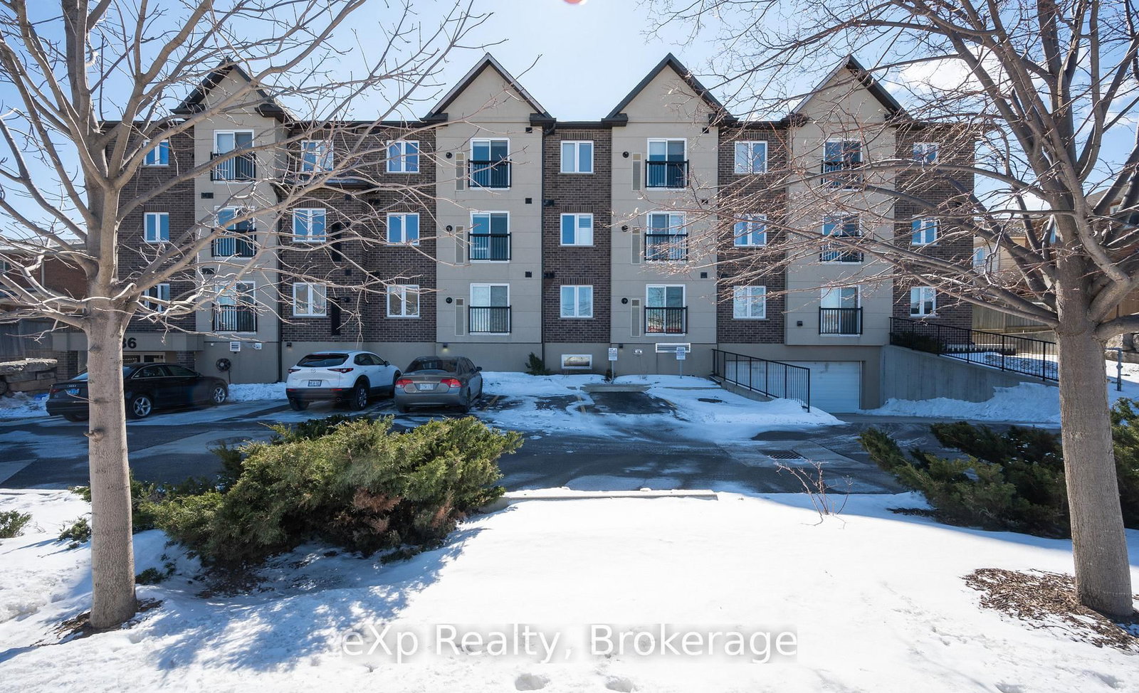 886 Golf Links Road, Unit 204 - Photo 4