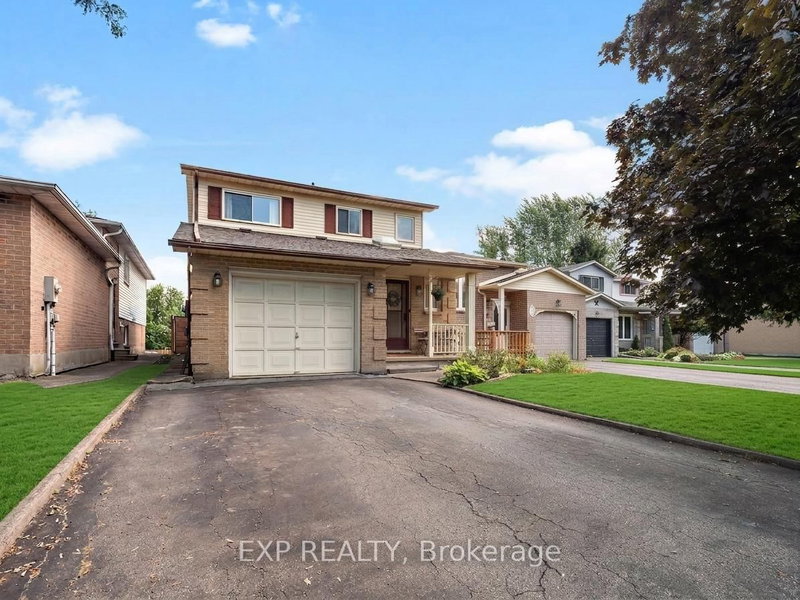 22 Lampman Cres, Thorold, L2V 4K7 | Image 2
