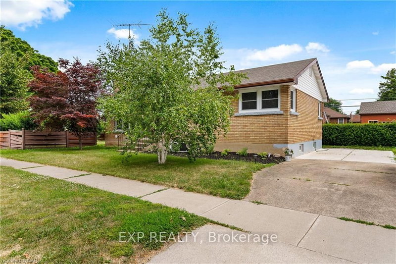 Lower - 92 Margery Ave, St. Catharines, L2R 6K1 | Image 2