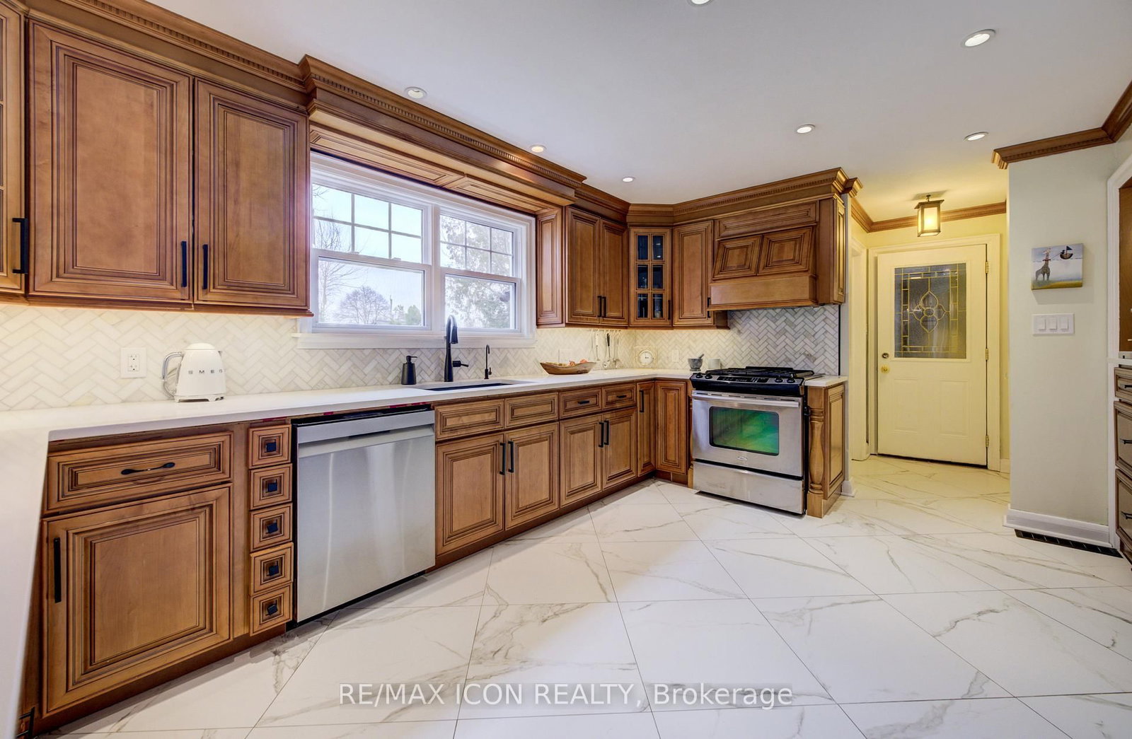 27 Lowrey Avenue S - Photo 15