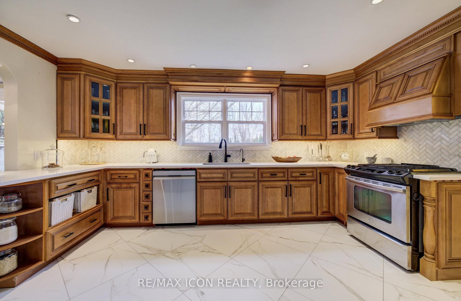 27 Lowrey Avenue S - Photo 18