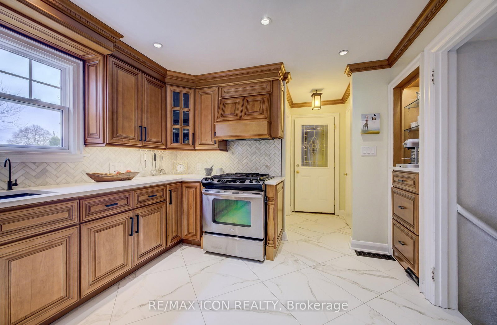 27 Lowrey Avenue S - Photo 20