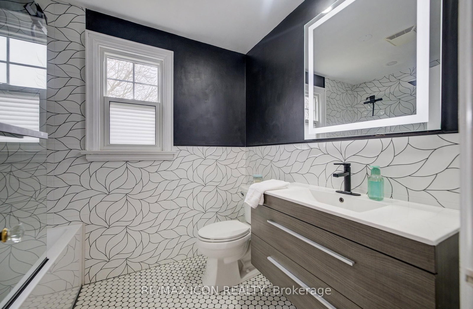 27 Lowrey Avenue S - Photo 29