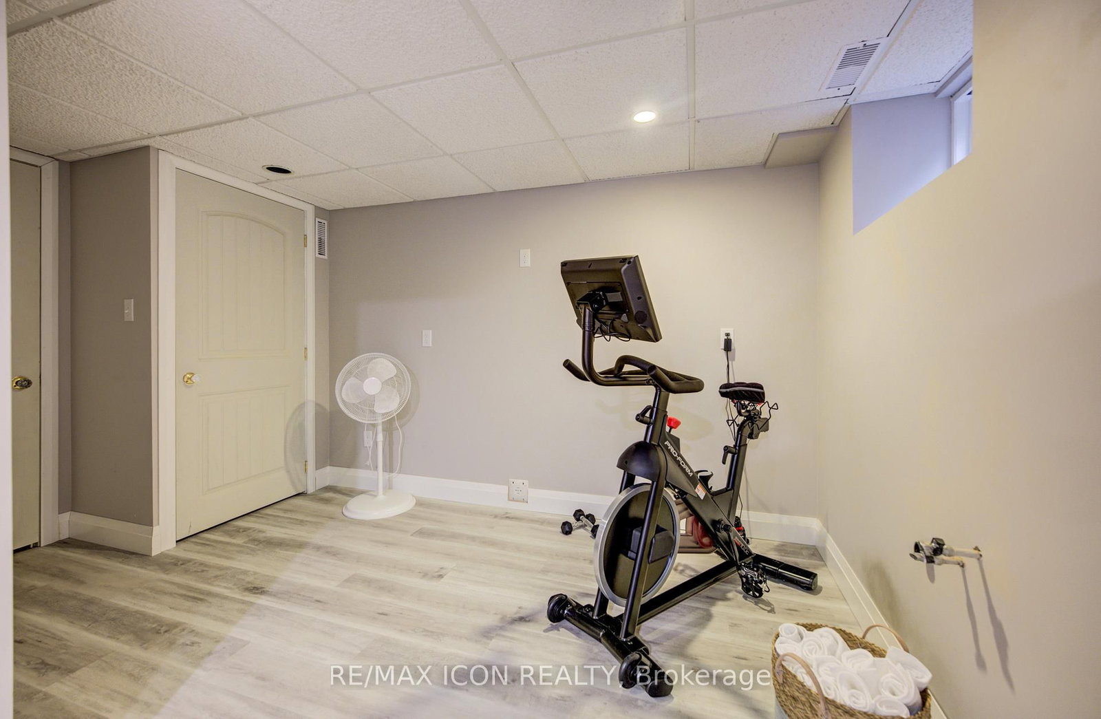 27 Lowrey Avenue S - Photo 38