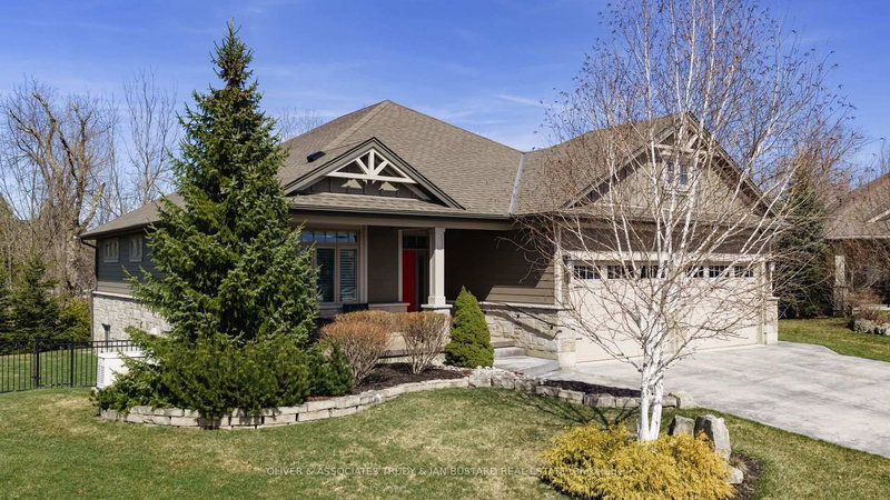 46 Erin Pl, Lambton Shores, N0M 1T0 | Image 2