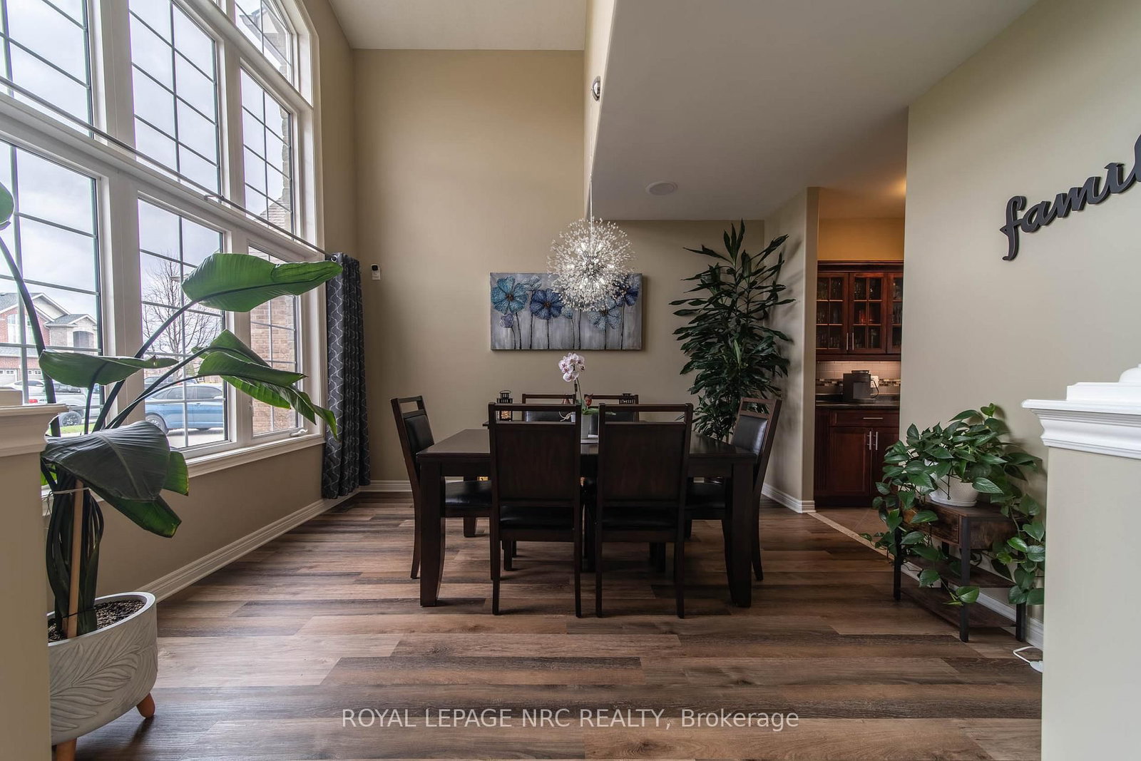 Detached House for sale at 325 Hillsdale Road, Welland, Ontario, L3C 7M2 - Coyle Creek - MLS: X12962960