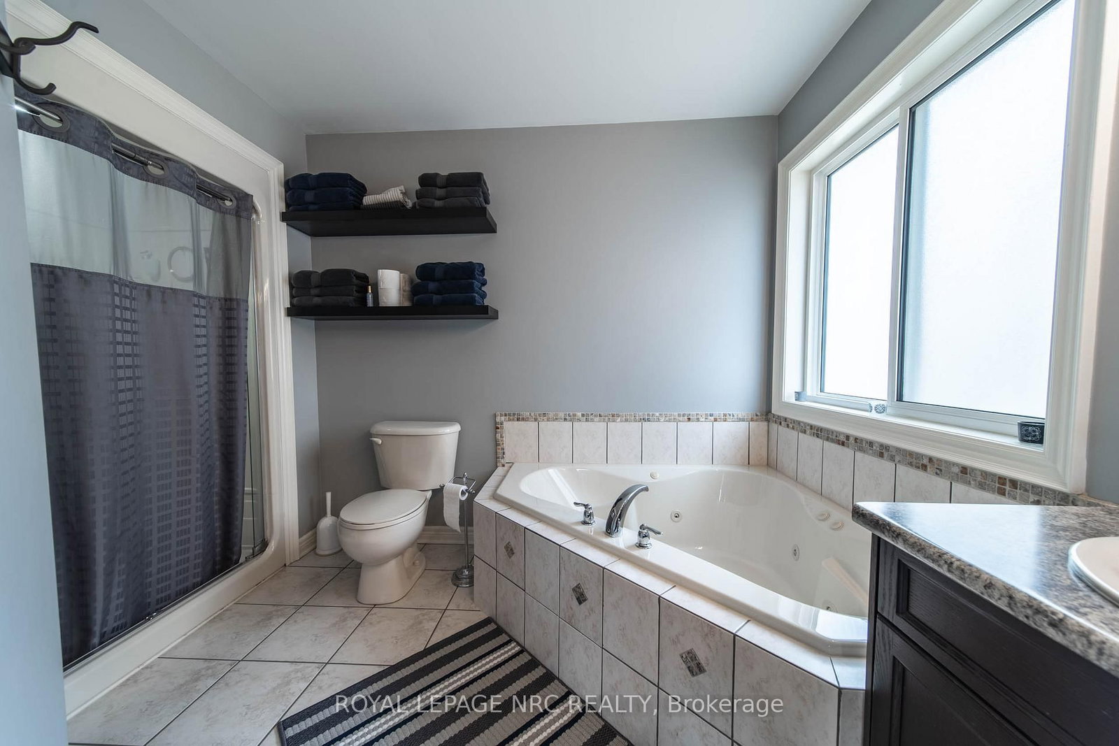 Detached House for sale at 325 Hillsdale Road, Welland, Ontario, L3C 7M2 - Coyle Creek - MLS: X12962960