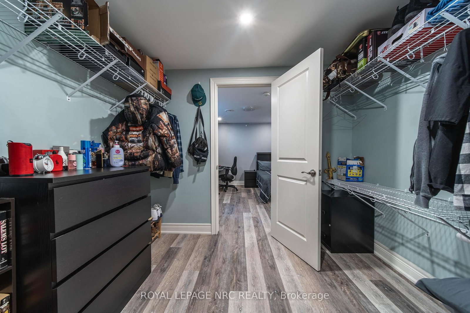 Detached House for sale at 325 Hillsdale Road, Welland, Ontario, L3C 7M2 - Coyle Creek - MLS: X12962960