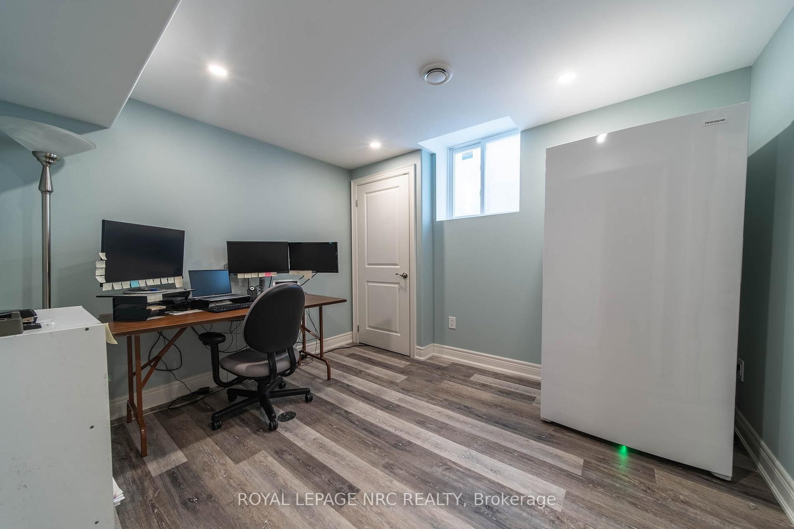 Detached House for sale at 325 Hillsdale Road, Welland, Ontario, L3C 7M2 - Coyle Creek - MLS: X12962960