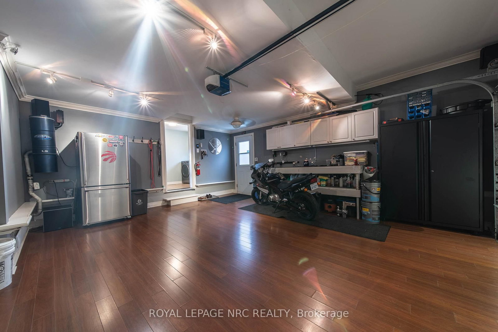 Detached House for sale at 325 Hillsdale Road, Welland, Ontario, L3C 7M2 - Coyle Creek - MLS: X12962960