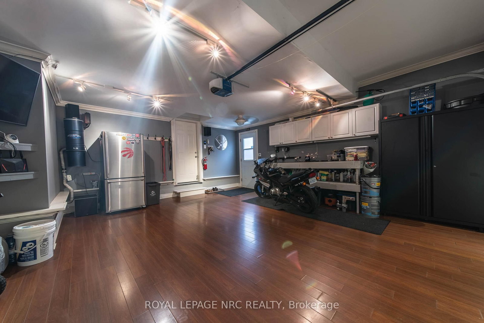 Detached House for sale at 325 Hillsdale Road, Welland, Ontario, L3C 7M2 - Coyle Creek - MLS: X12962960