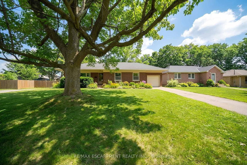 home for sale on 4 Lynnwood Drive