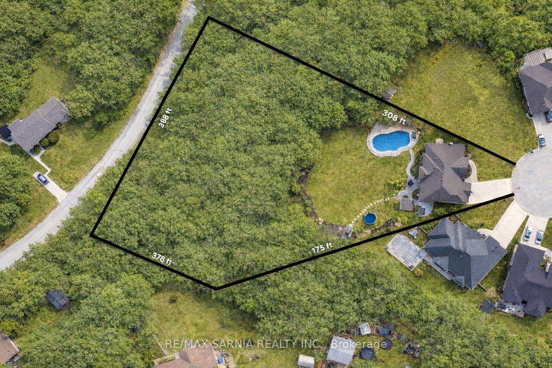 7133 Muskoka Tr, Plympton-Wyoming, N0N 1E0 | Image 2