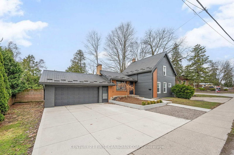 home for sale on 1326 COMMISSIONERS Road W