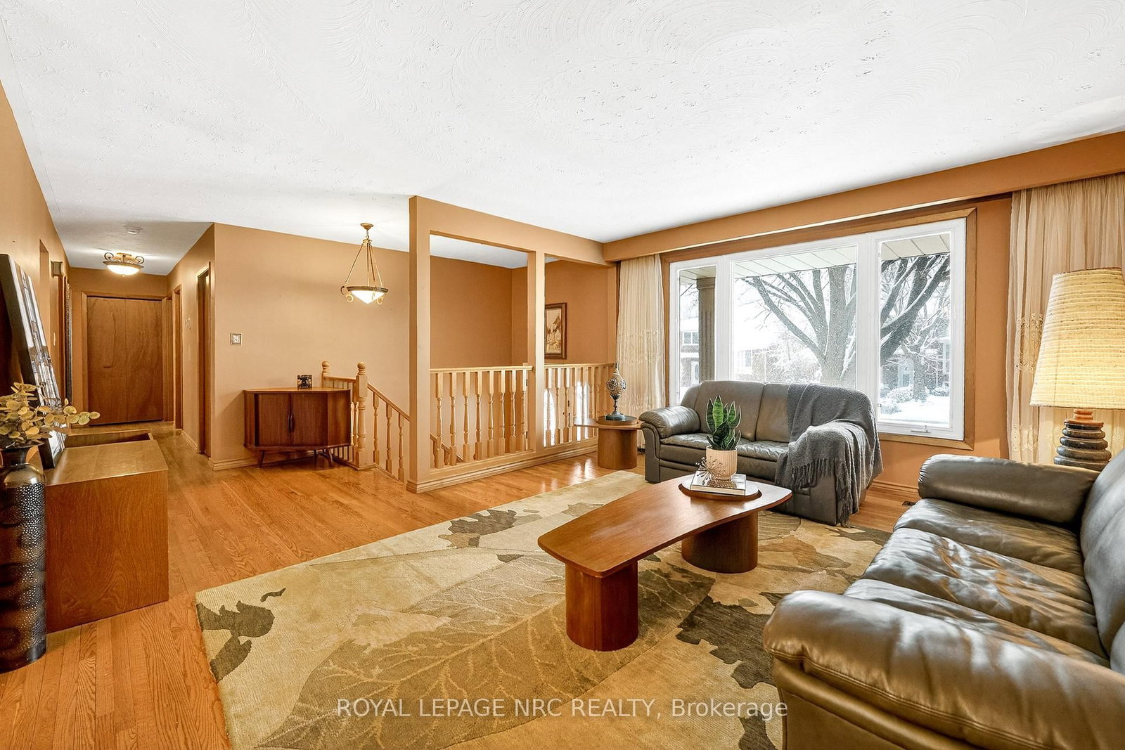 Detached House for sale at 11 Pinard Street, Hamilton, Ontario, L8K 6G8 - Vincent - MLS: X12963110