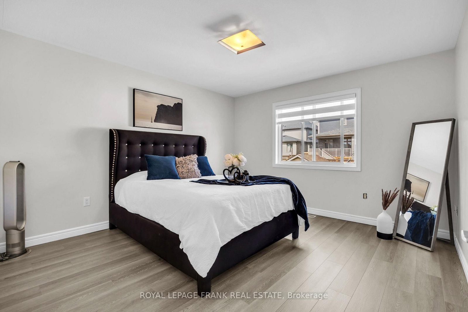 Detached House for sale at 375 St Lawrence Drive, Welland, Ontario, L3C 7H7 - N. Welland - MLS: X12963270