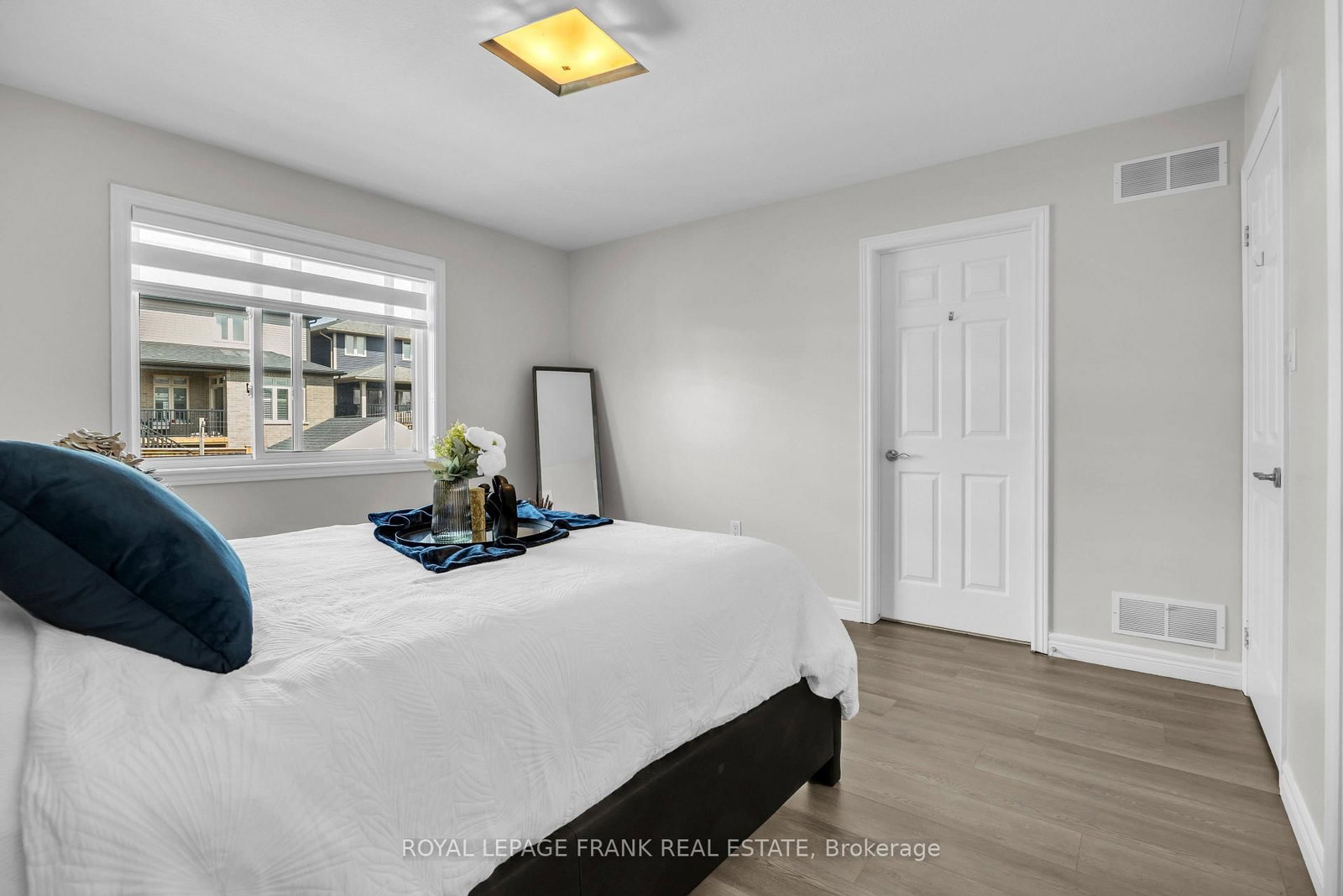 Detached House for sale at 375 St Lawrence Drive, Welland, Ontario, L3C 7H7 - N. Welland - MLS: X12963270