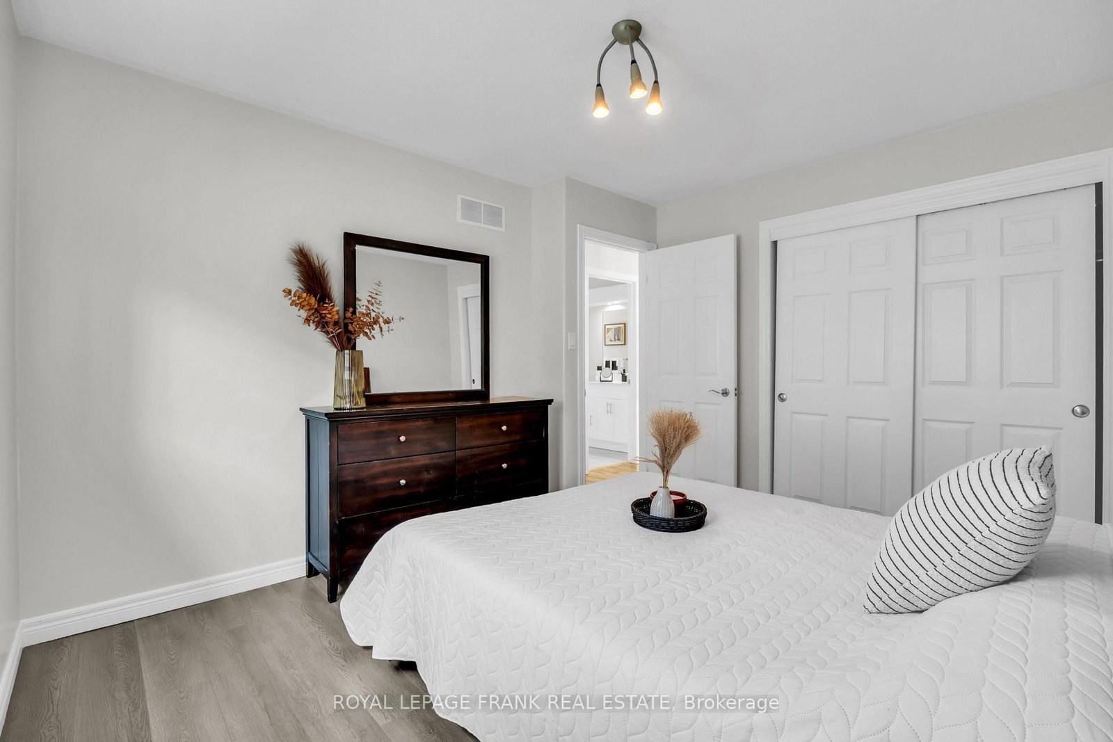 Detached House for sale at 375 St Lawrence Drive, Welland, Ontario, L3C 7H7 - N. Welland - MLS: X12963270