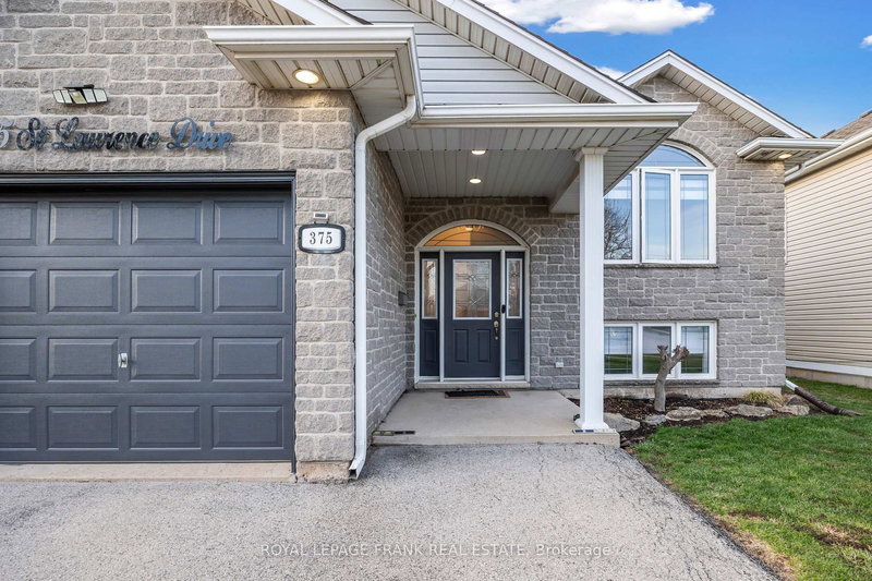 375 St Lawrence Dr, Welland, L3C 7H7 | Image 2