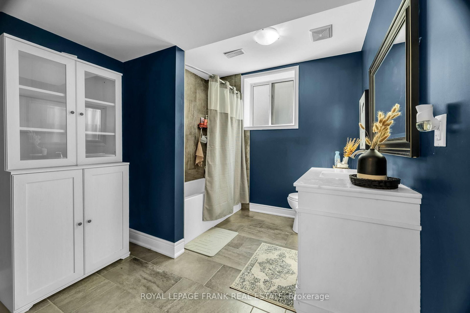 Detached House for sale at 375 St Lawrence Drive, Welland, Ontario, L3C 7H7 - N. Welland - MLS: X12963270