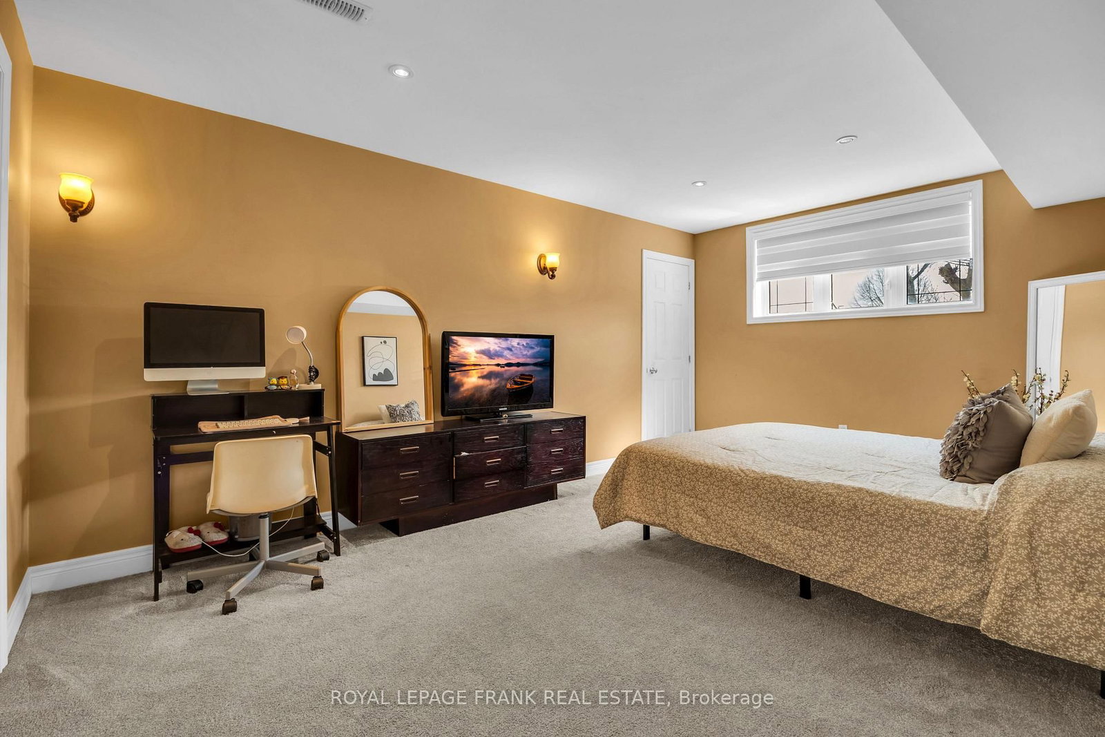 Detached House for sale at 375 St Lawrence Drive, Welland, Ontario, L3C 7H7 - N. Welland - MLS: X12963270