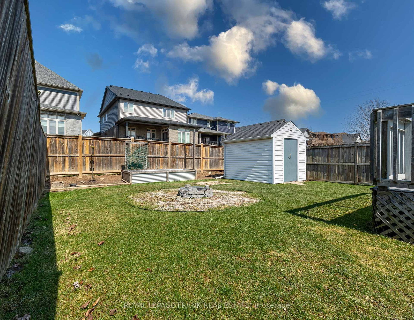 Detached House for sale at 375 St Lawrence Drive, Welland, Ontario, L3C 7H7 - N. Welland - MLS: X12963270