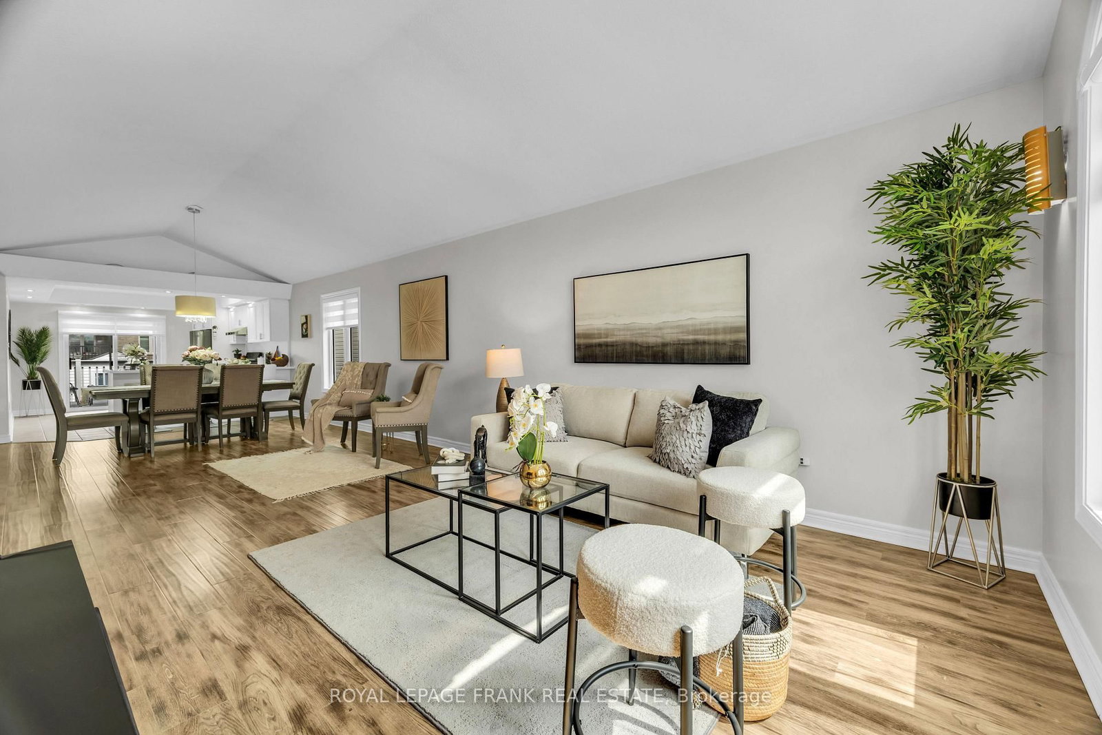 Detached House for sale at 375 St Lawrence Drive, Welland, Ontario, L3C 7H7 - N. Welland - MLS: X12963270