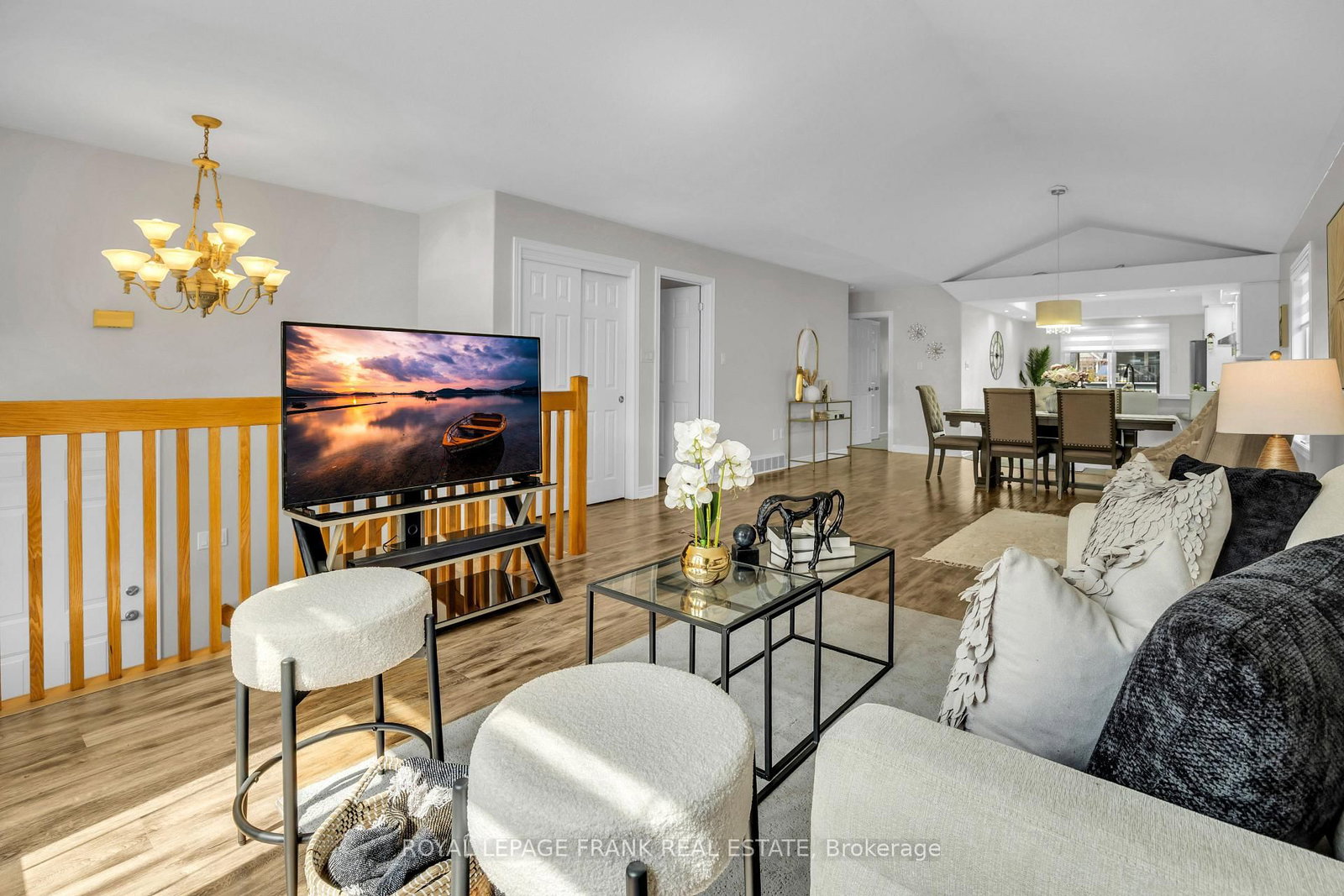 Detached House for sale at 375 St Lawrence Drive, Welland, Ontario, L3C 7H7 - N. Welland - MLS: X12963270