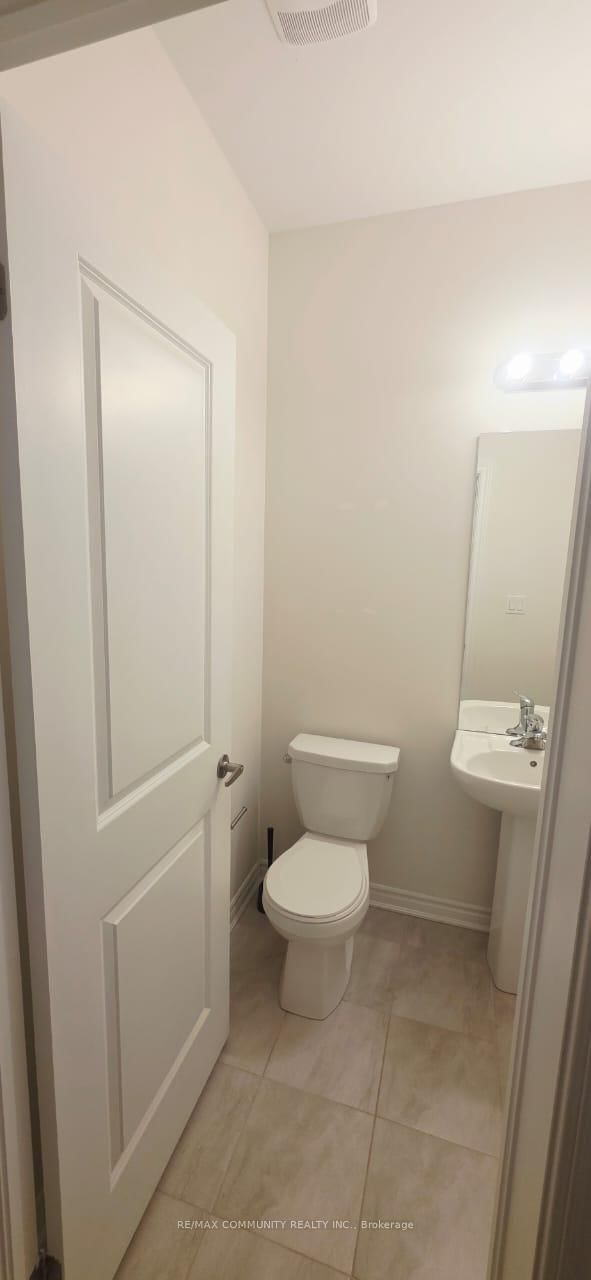 136 Sapphire Way, Thorold, L2V 0B8 | Image 3