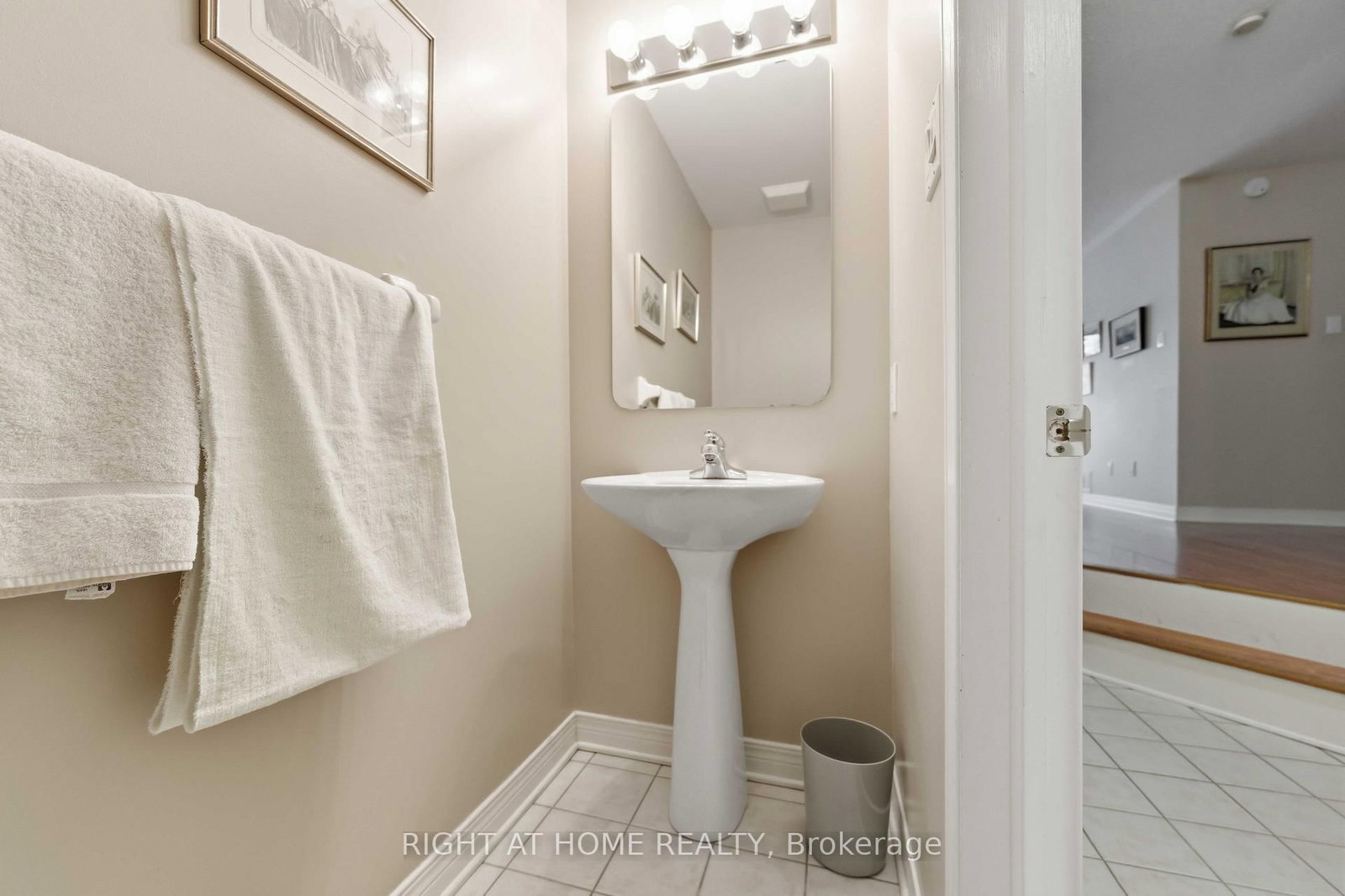 Townhouse for sale at 220 Windhurst Drive, Ottawa, Ontario, K2G 6H9 - Barrhaven East - MLS: X12963304