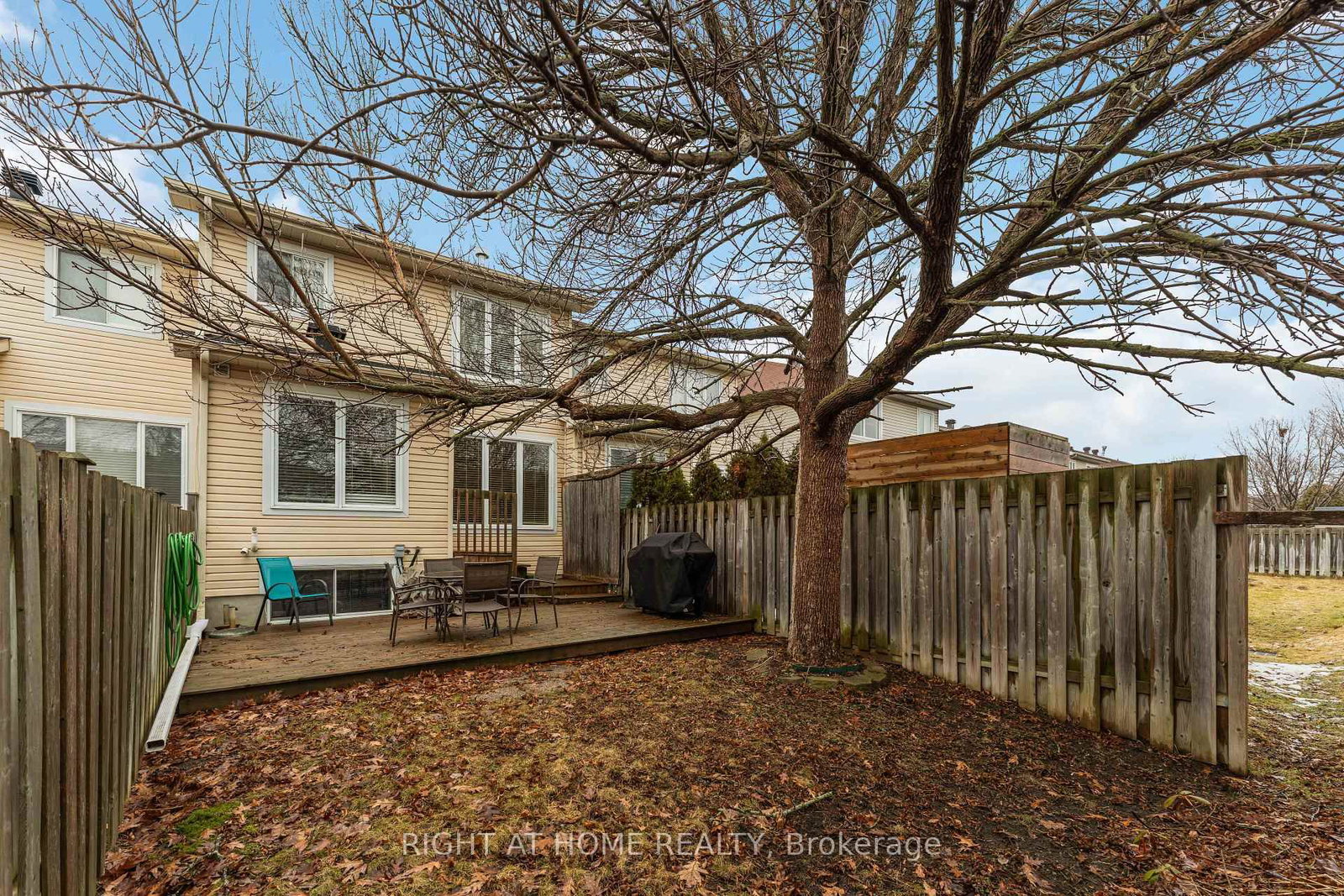 Townhouse for sale at 220 Windhurst Drive, Ottawa, Ontario, K2G 6H9 - Barrhaven East - MLS: X12963304