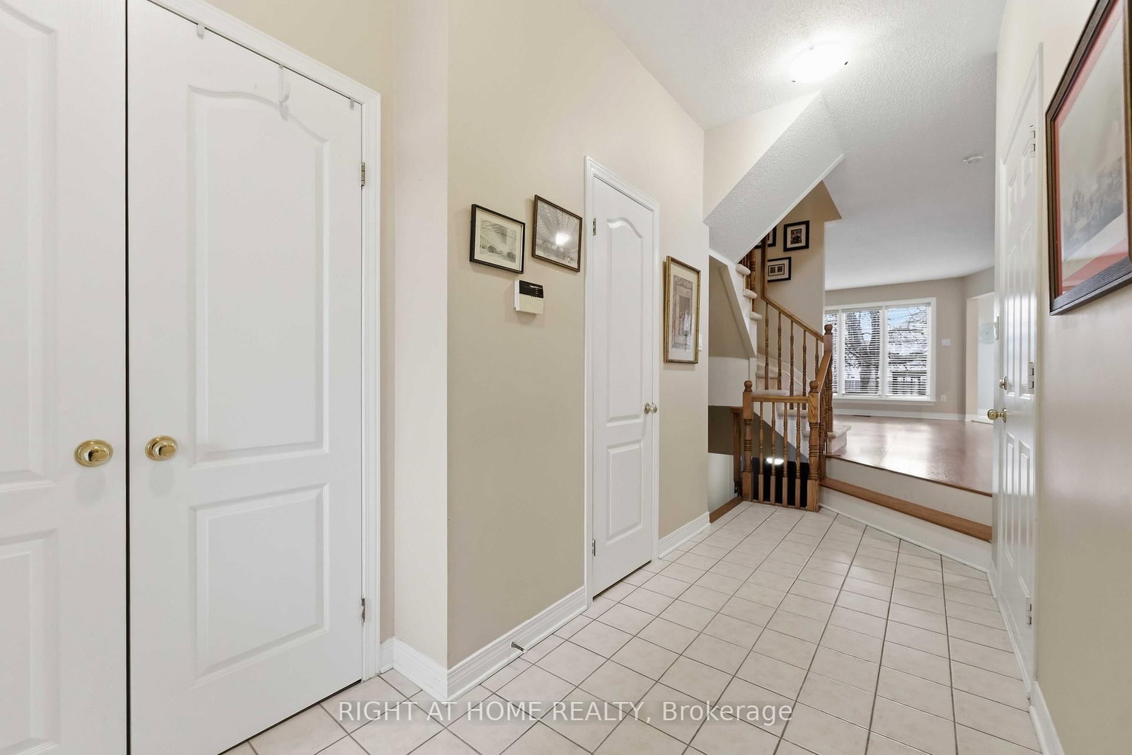 Townhouse for sale at 220 Windhurst Drive, Ottawa, Ontario, K2G 6H9 - Barrhaven East - MLS: X12963304