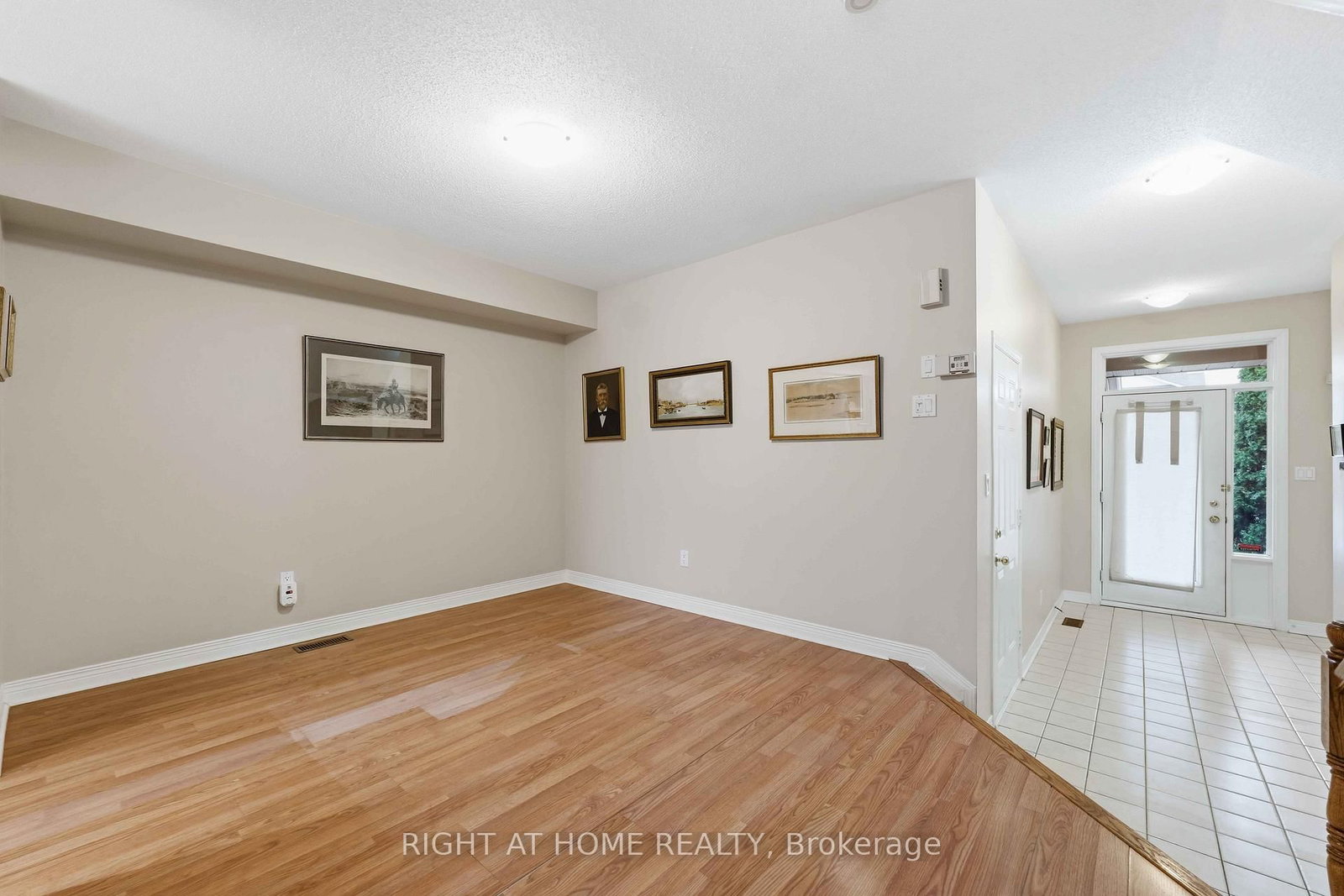 Townhouse for sale at 220 Windhurst Drive, Ottawa, Ontario, K2G 6H9 - Barrhaven East - MLS: X12963304