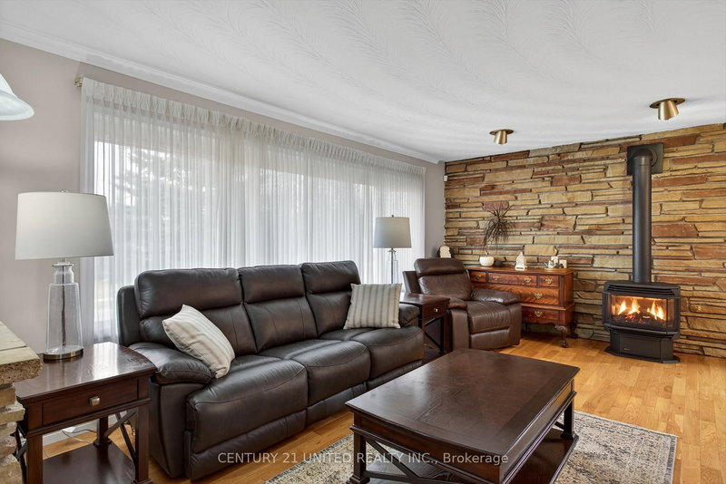 59 Kawartha Hts Blvd, Peterborough, K9J 1N5 | Image 2