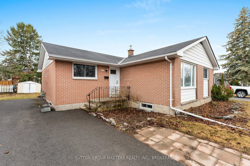 35 Holland Cres, Kingston, K7M 2V7 | Image 3