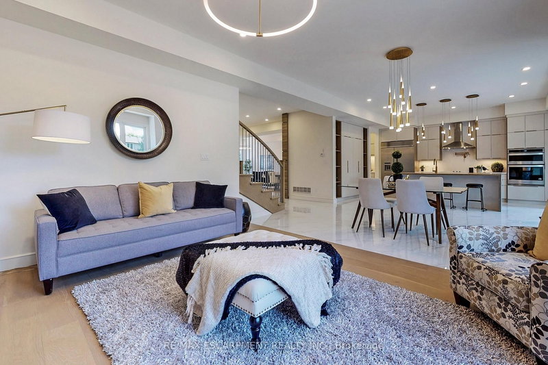 49 Roselawn Ave, Hamilton, L9G 2H9 | Image 3