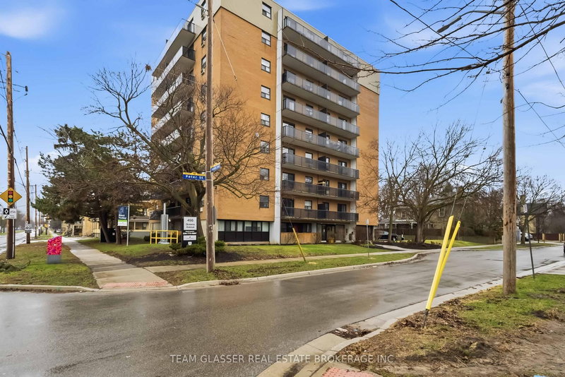 home for lease on 802-498 Queens Avenue