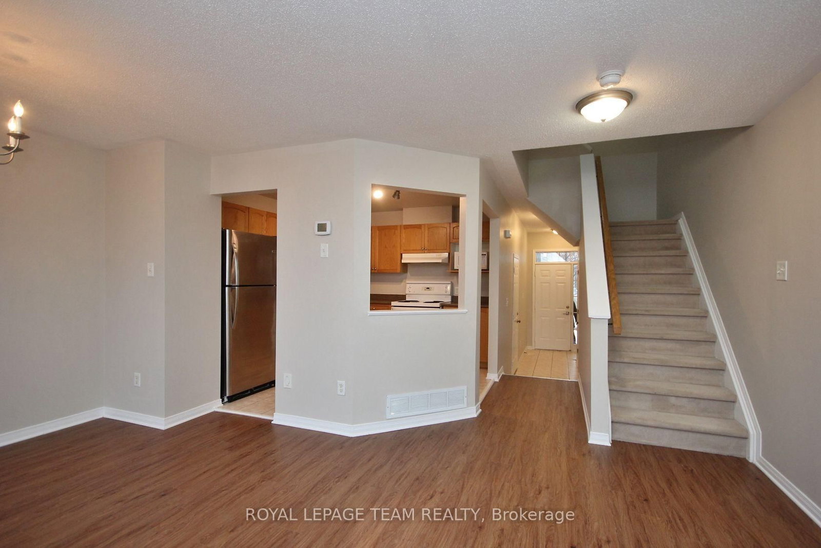 Townhouse for sale at 139 Oakfield Crescent, Ottawa, Ontario, K2J 5H8 - Barrhaven - Longfields - MLS: X12963508