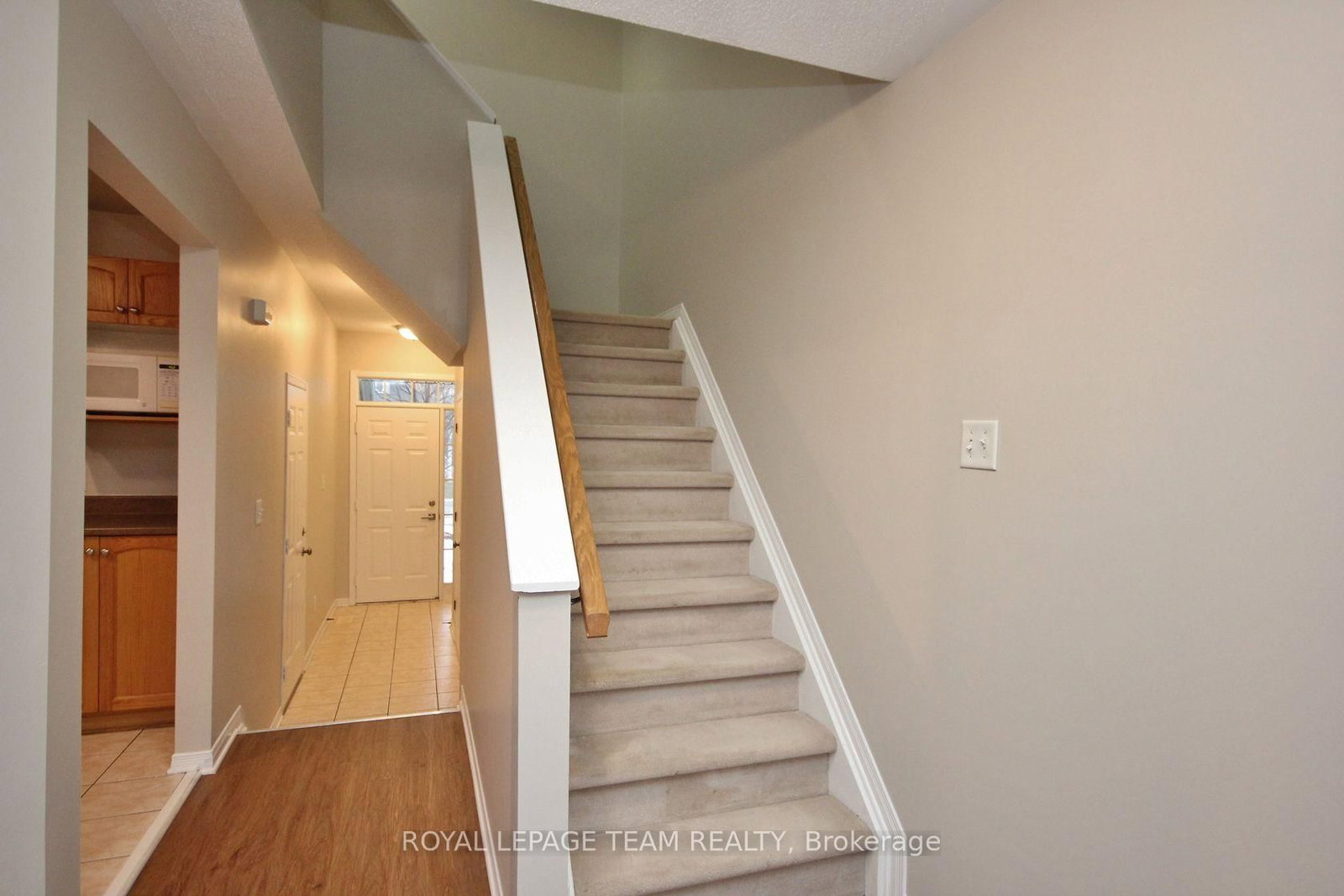 Townhouse for sale at 139 Oakfield Crescent, Ottawa, Ontario, K2J 5H8 - Barrhaven - Longfields - MLS: X12963508