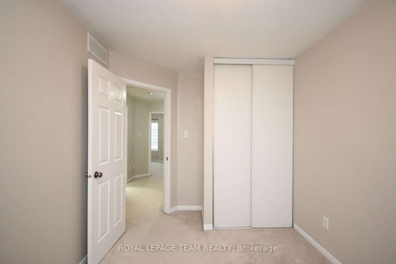 Townhouse for sale at 139 Oakfield Crescent, Ottawa, Ontario, K2J 5H8 - Barrhaven - Longfields - MLS: X12963508