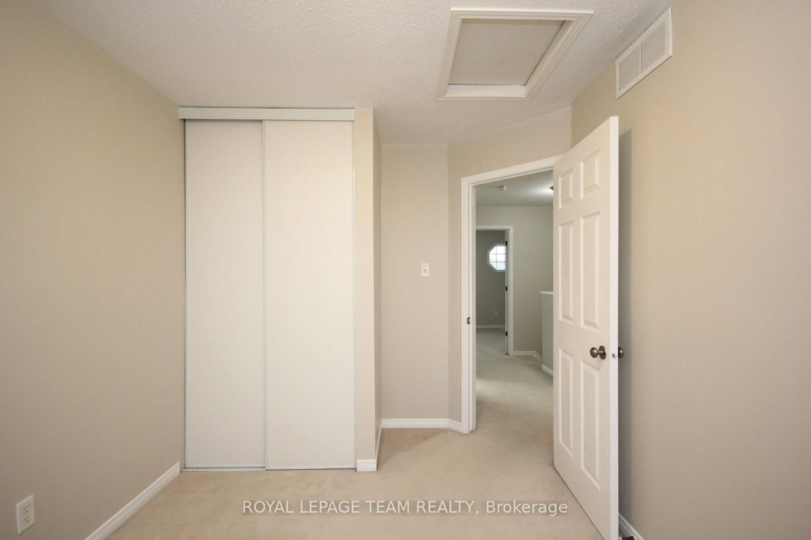 Townhouse for sale at 139 Oakfield Crescent, Ottawa, Ontario, K2J 5H8 - Barrhaven - Longfields - MLS: X12963508