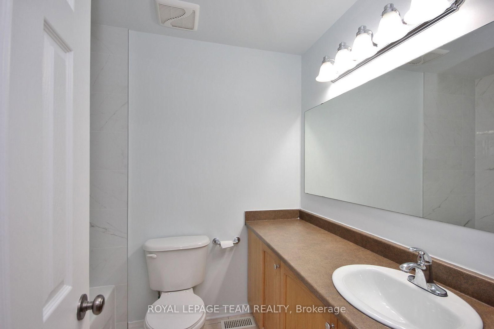 Townhouse for sale at 139 Oakfield Crescent, Ottawa, Ontario, K2J 5H8 - Barrhaven - Longfields - MLS: X12963508