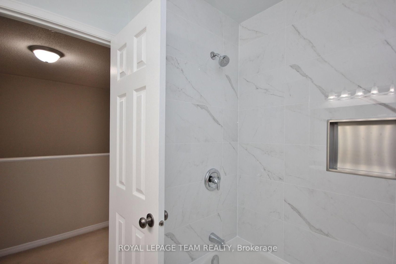 Townhouse for sale at 139 Oakfield Crescent, Ottawa, Ontario, K2J 5H8 - Barrhaven - Longfields - MLS: X12963508