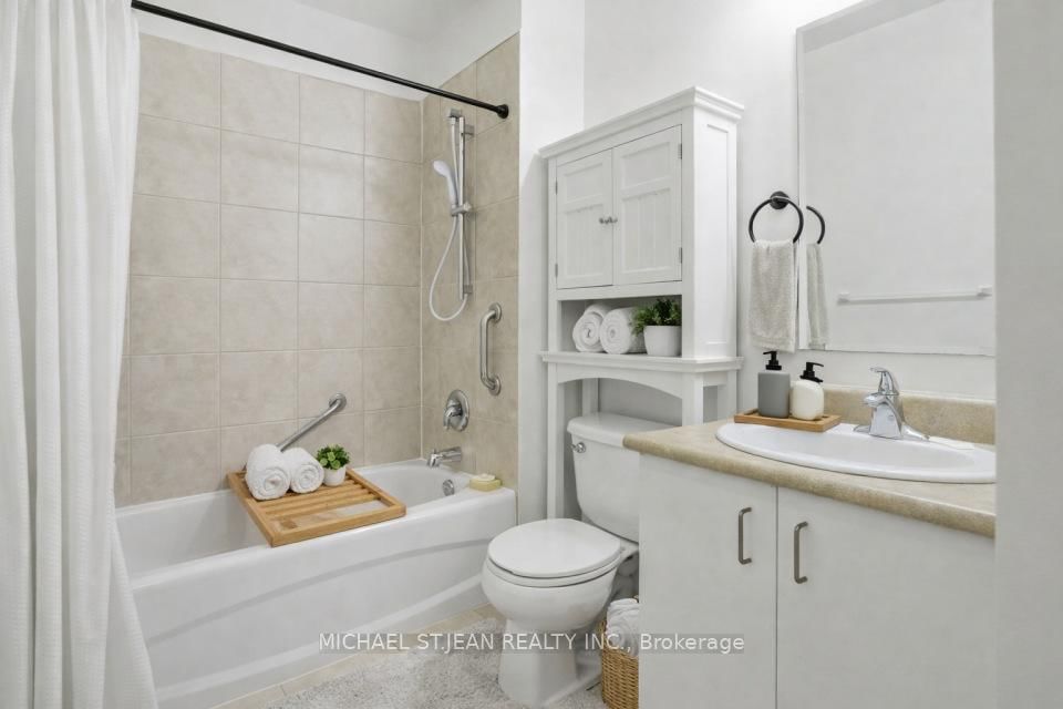 Condo for sale at 511-66 Bay Street, Hamilton, Ontario, L8P 4Z6 - Durand - MLS: X12963534